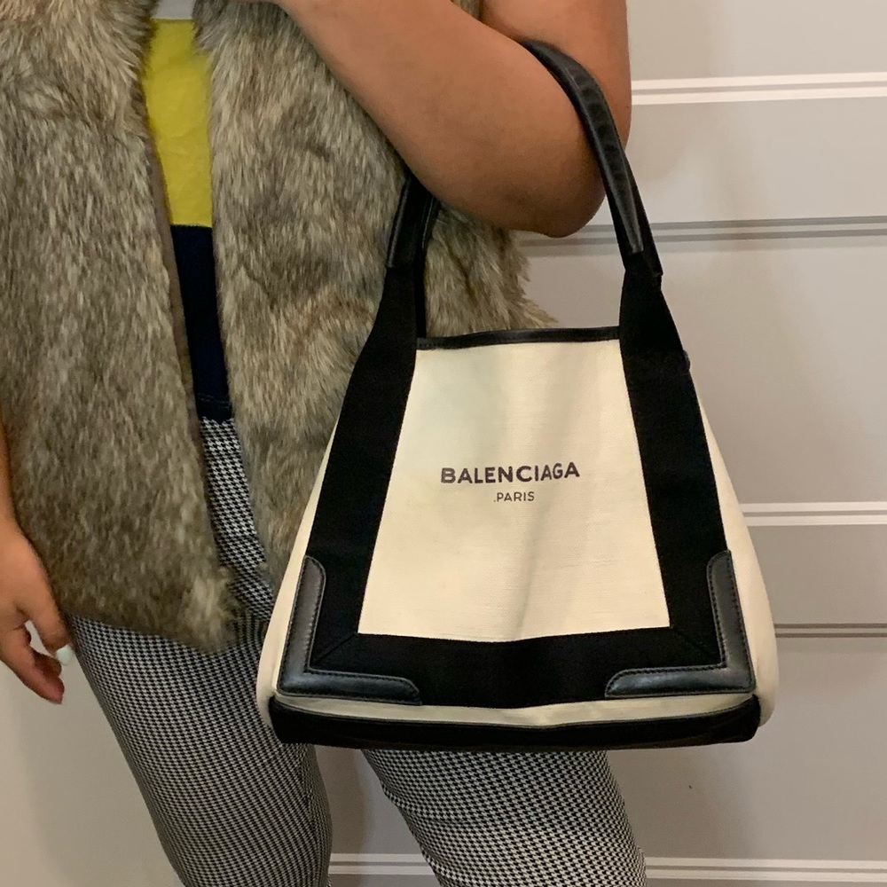 ❗️Sold❗️Authentic Balenciaga Cabas S Tote